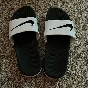 YOUTH Nike slides